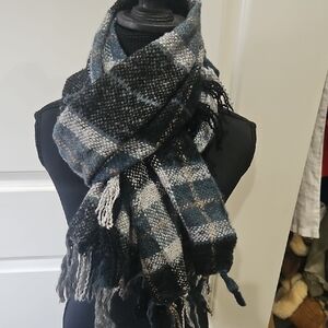 LOFT Monochrome Textured Scarf